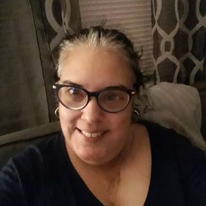 Meet your Posher, Elaine